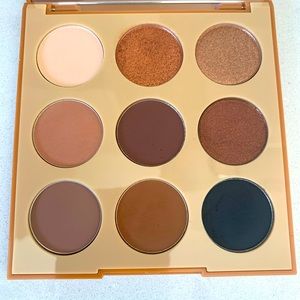 Morphe 9T Neutral Territory net 11.1g / 0.39oz.
